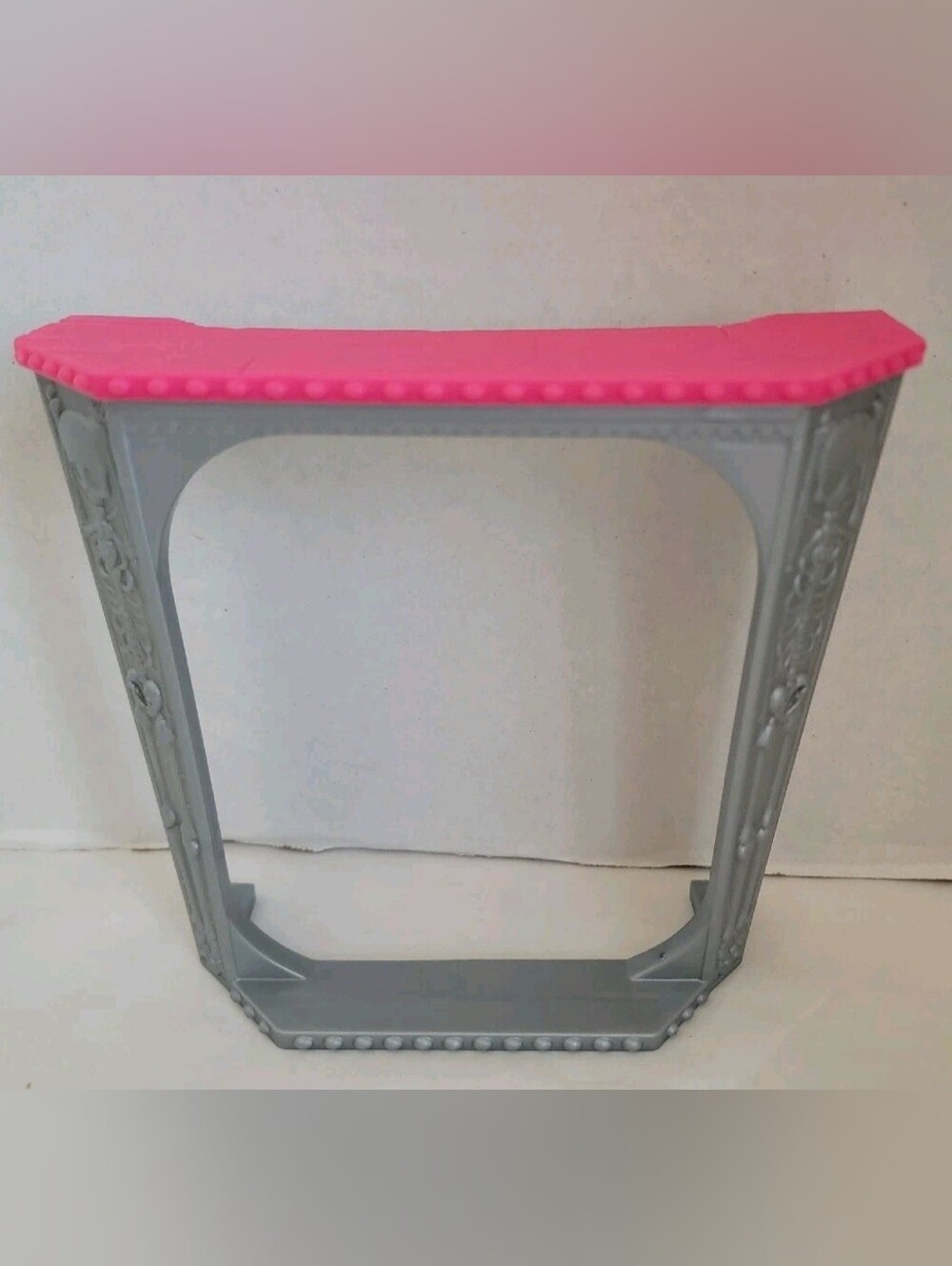 Monster High Deadluxe School Furniture Table Hot Pink & Gray